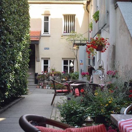 Akzent Hotel Goldner Hirsch 卡门茨 外观 照片