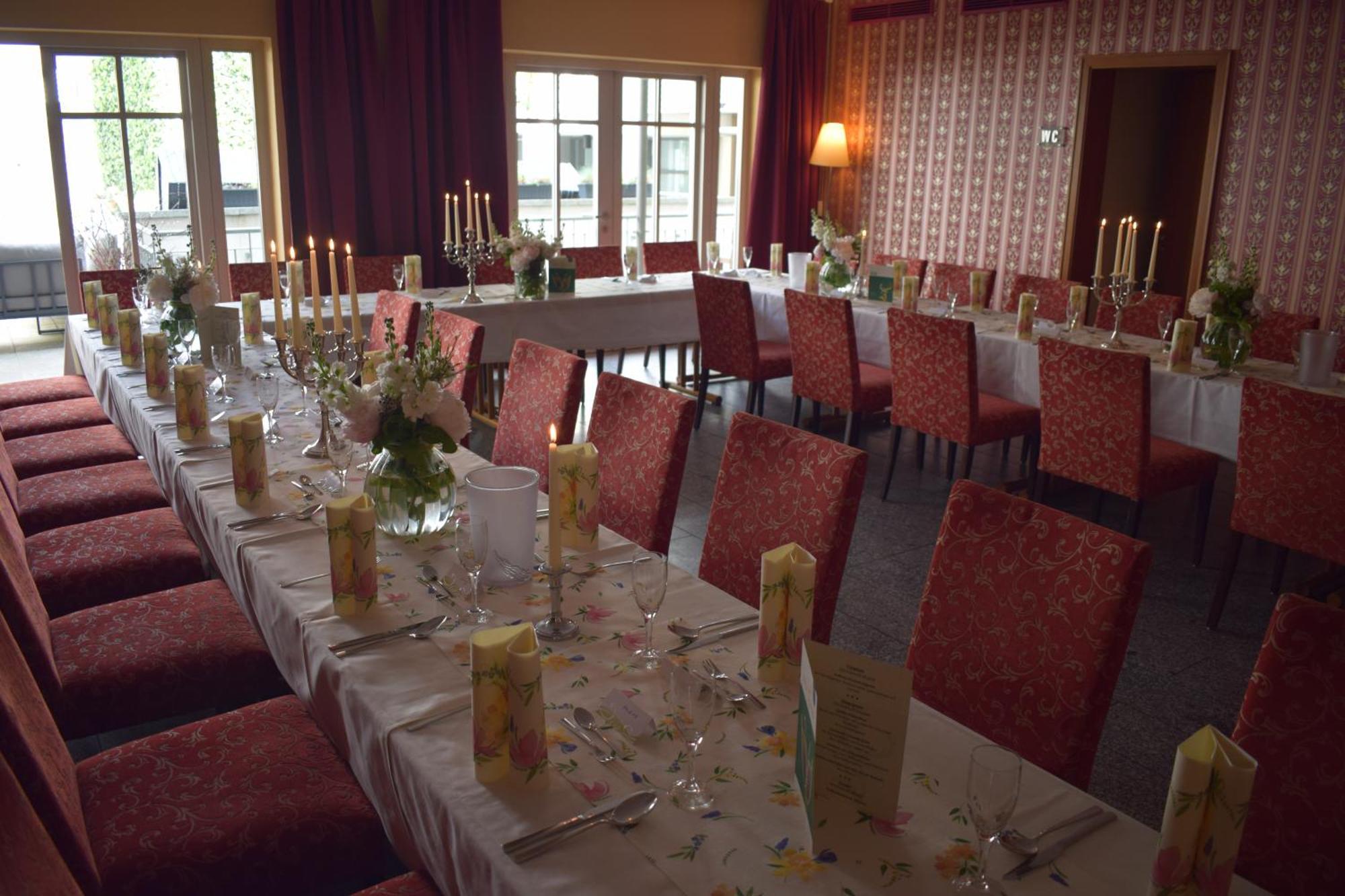 Akzent Hotel Goldner Hirsch 卡门茨 外观 照片