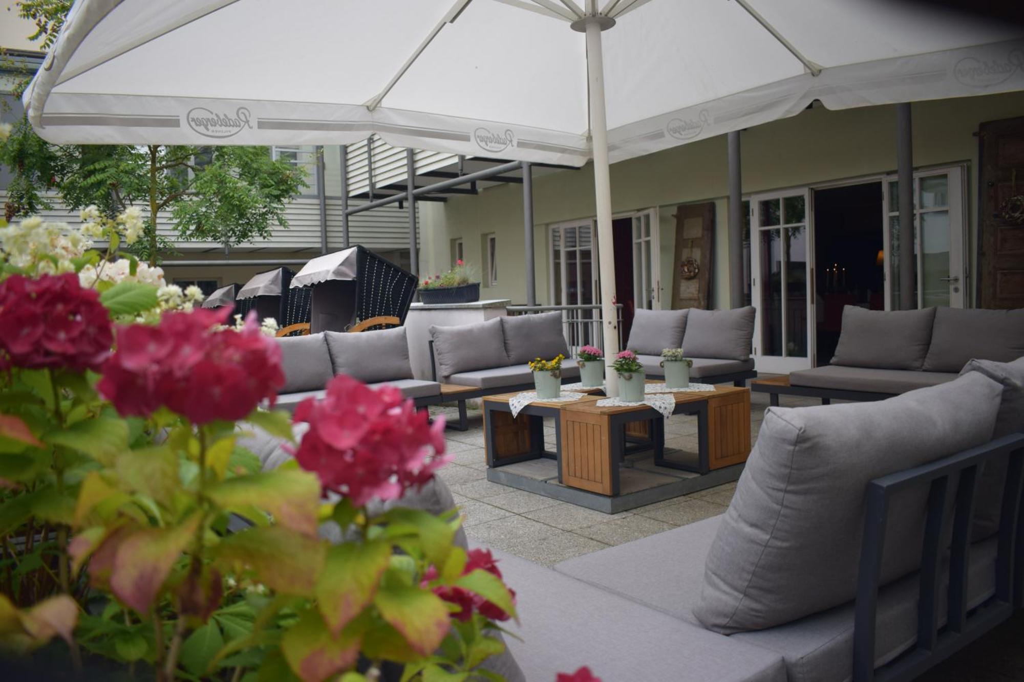 Akzent Hotel Goldner Hirsch 卡门茨 外观 照片