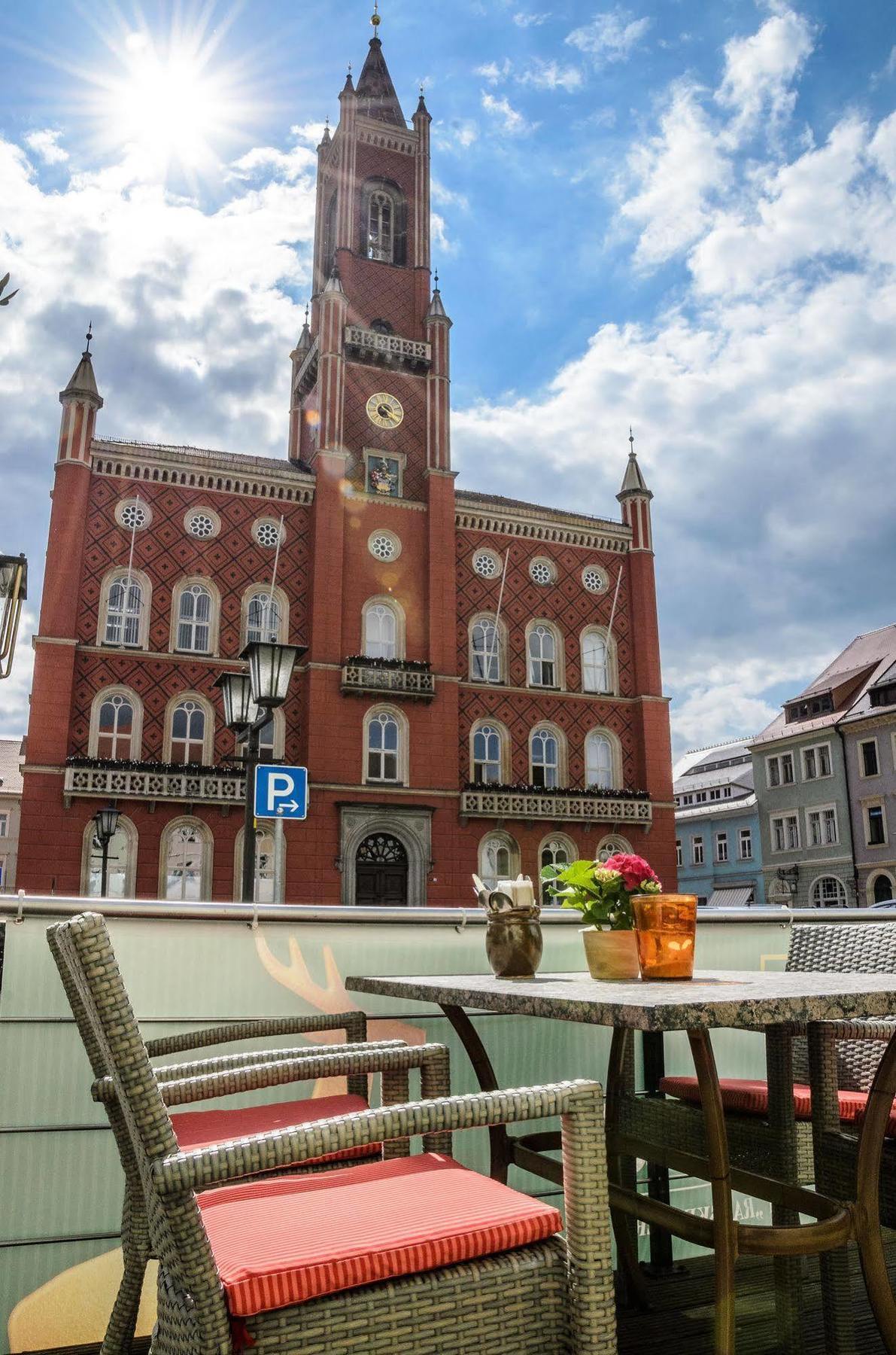 Akzent Hotel Goldner Hirsch 卡门茨 外观 照片