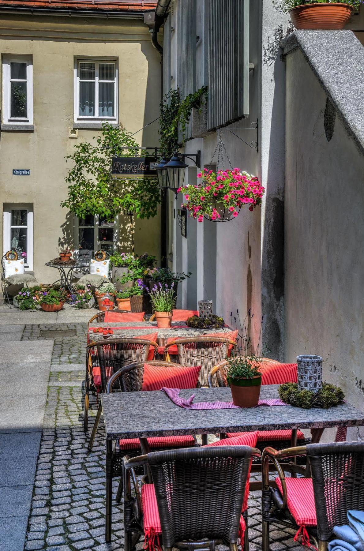 Akzent Hotel Goldner Hirsch 卡门茨 外观 照片